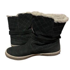 Helly Hansen Quilted Winter Boots with Faux Fur Lining